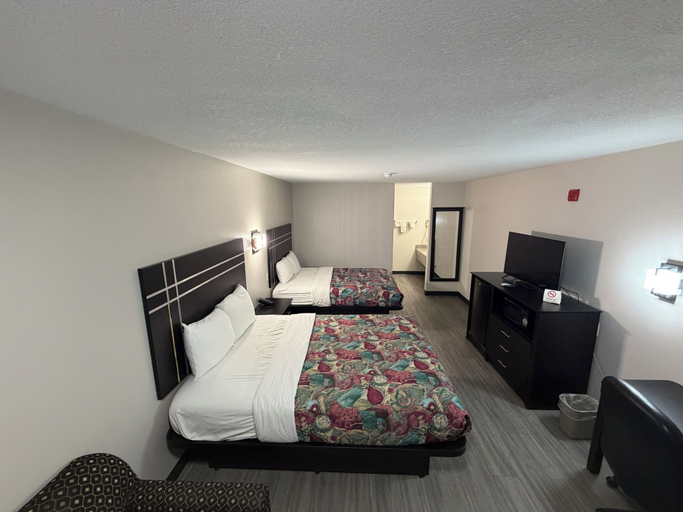 Bedroom 5, Sunset Inn, McCulloch