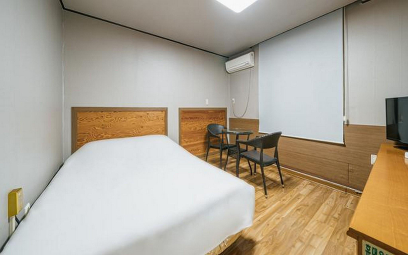 Bedroom 2, Seogwipo Shinsegye Hotel, Seogwipo