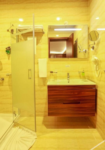 Bathroom 4, Oyyo Plaza Hotel Apartment, Doha