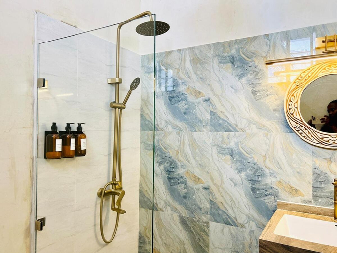 Bathroom 3, Nuru House Stone Town Ensuite 3BR Apartment, Mjini
