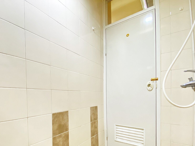 Bathroom 5, Great Choice 2Br At The Edge Bandung Apartment, Cimahi