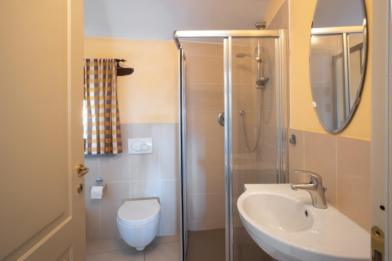Bathroom 4, Villa Pesce, Mombaruzzo, Asti