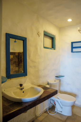 Bathroom, Tsunami hotel arugambay, Pothuvil