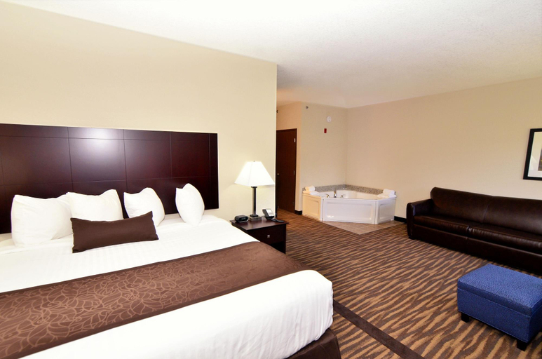 Bedroom 2, Cornerstone Inn & Suites Oelwein, Fayette