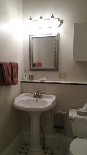 Bathroom, Smithville Historical Museum and Inn, Kansas City