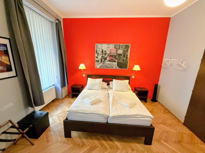 Bedroom 3, Central Station Studios, Praha 1