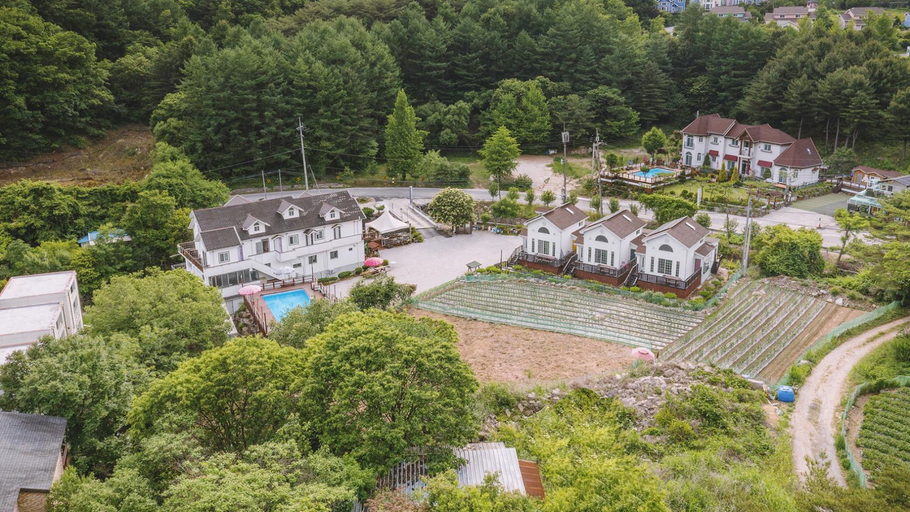 Others 3, Pocheon Aleumdaun Pension, Cheorwon