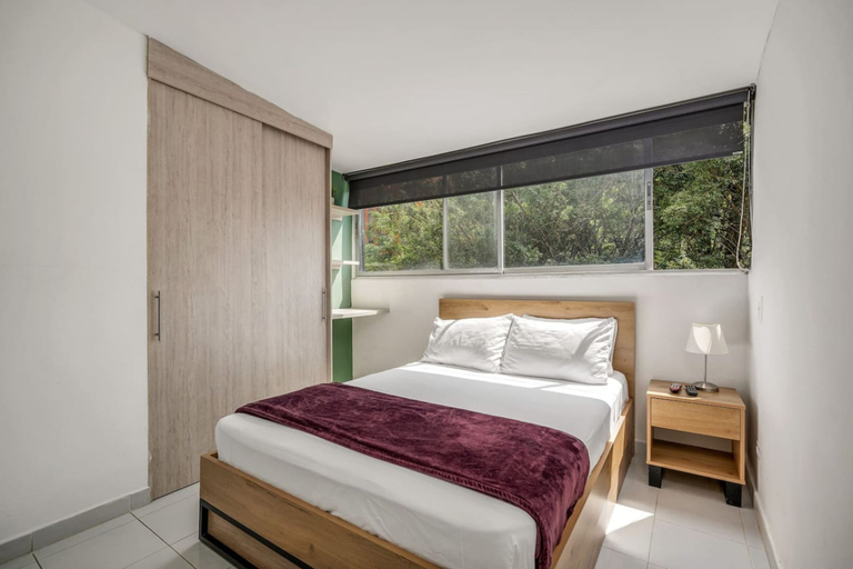 Room 5, Oslo 704 in Medell n, Medellín