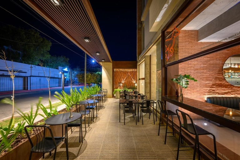 Outdoor dining, ROSSI TINY, General Pedernera