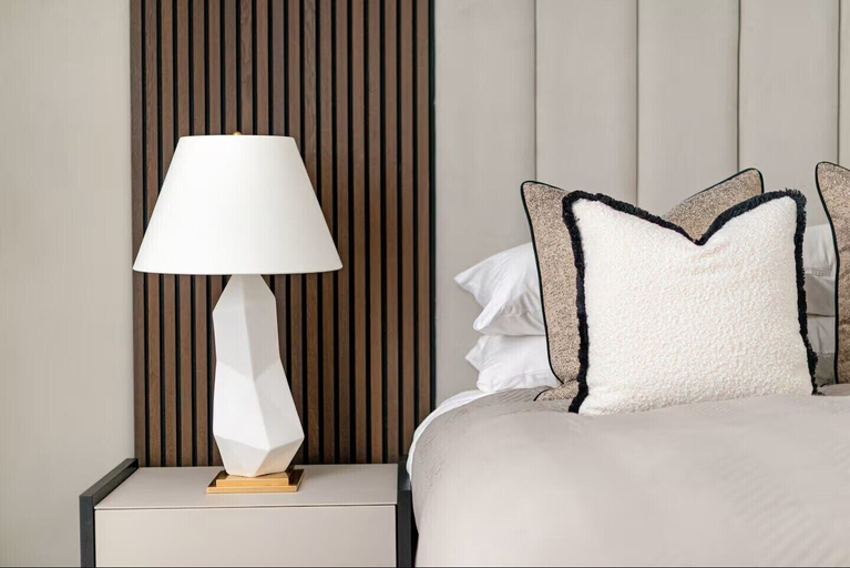 Room 3, Luxury City 5* Retreat-Lux Spa Bath-Romantic, Edinburgh