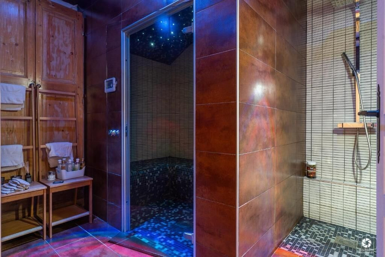 Steam room, Château Besson, Allier
