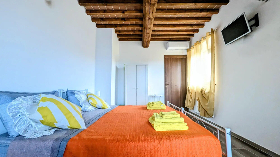 Bedroom 1, La Quinta Decima Bioagriturismo, Pisa