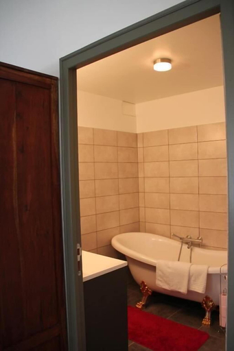 Bathroom 2, Château Besson, Allier