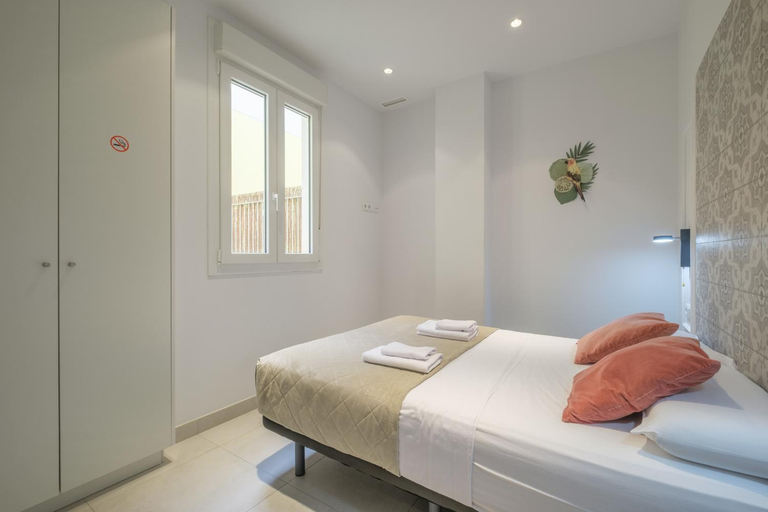 Bedroom 2, Chic & Comfortable Apartment, Private Terrace, Valencia