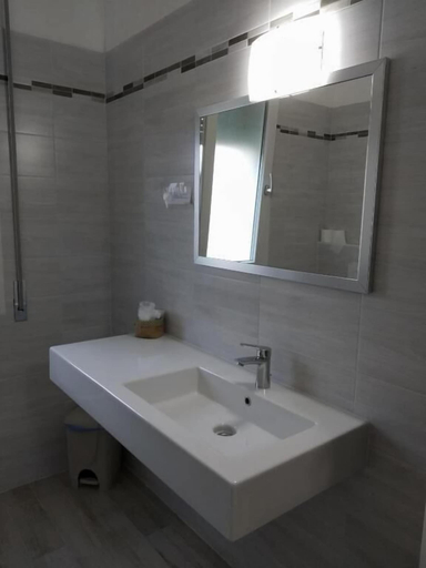 Bathroom 4, Hotel Otello, Ravenna