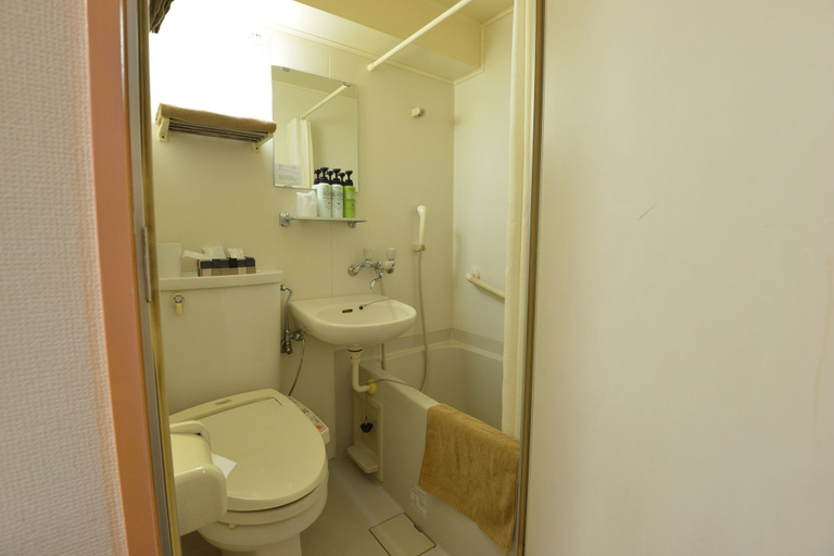 Bathroom 4, Hotel Marutani, Taitō