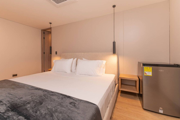 Room 3, Jatisa 702 in Medell n, Medellín