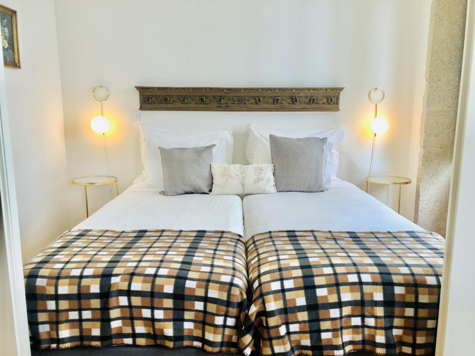 Room 5, Tower 5F in Oporto With 1 Bathrooms, Porto