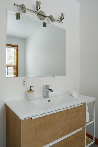 Bathroom, Le Chic Harfang Mont Tremblant, Les Laurentides