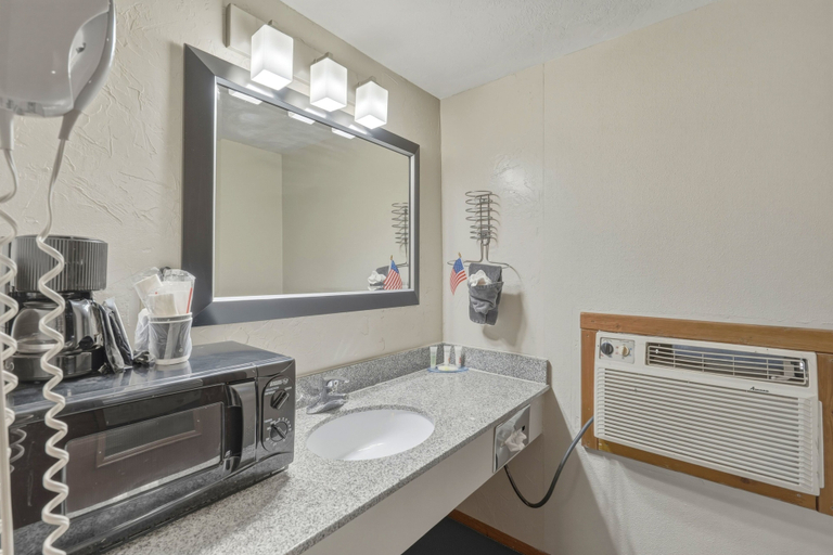 Bathroom 5, Patriot Stay Motel, Uintah