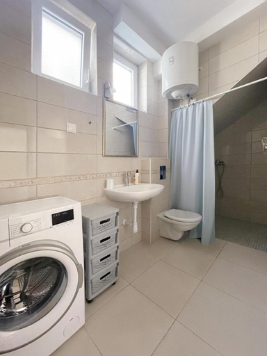 Bathroom 2, Villa ARINA - Apartments 20 m from Beach, Tucepi, Tučepi