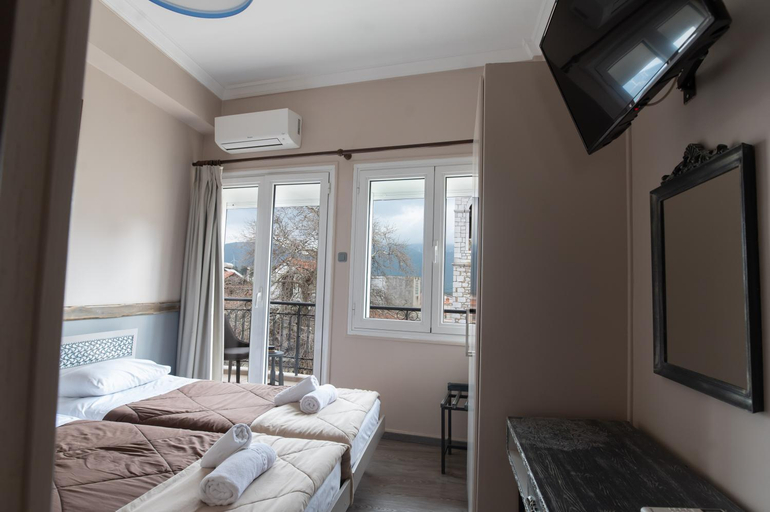 Bedroom 2, Hotel Koutriaris, Central Greece