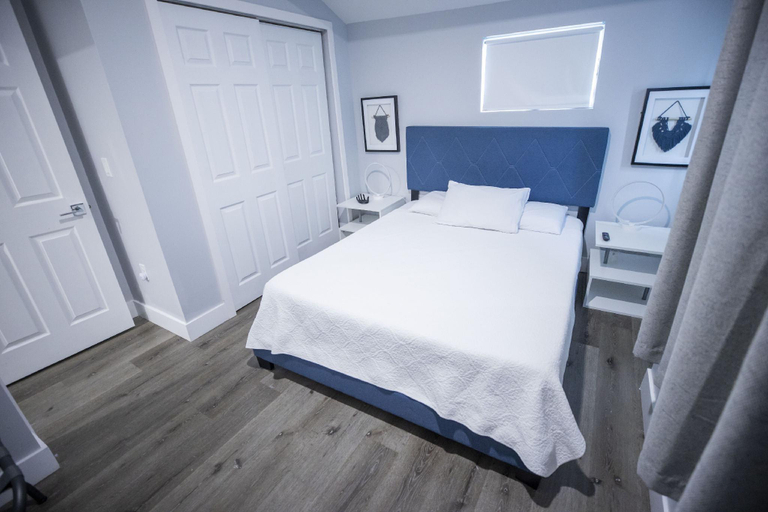 Bedroom 2, The Front Porch, Seminole