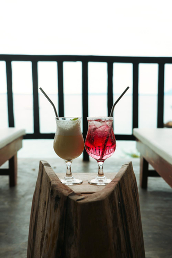 Food & Drinks 4, Komba on the Rocks, Diana