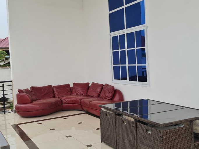 Others 5, King George Lodge, Tema