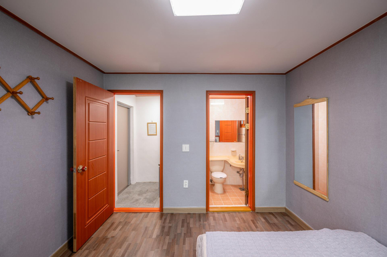 Bedroom 2, Taean Wave Blue House Pension, Taean