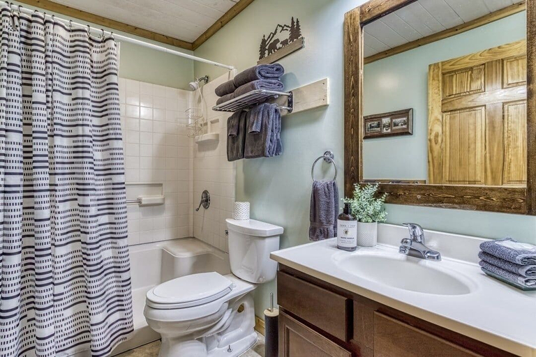 Bathroom 4, Bearly Rustic 2 Bedroom Cabin, Sevier