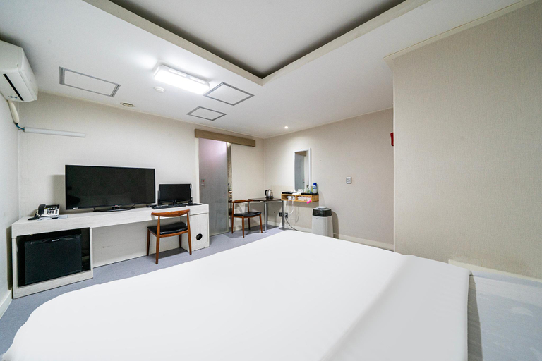 Bedroom 2, Gongju Hotel Geumgang, Gongju