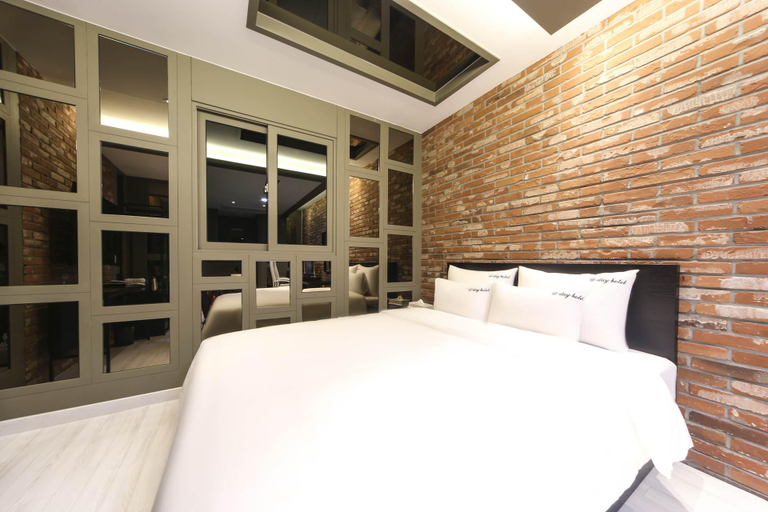 Bedroom 4, Yeongcheon D-Day Hotel, Yeongcheon