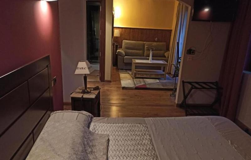 Bedroom 1, Hostal Rural La Calera, La Rioja