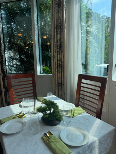 Food & Drinks, Maxlot Hotel, Accra