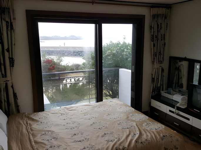 Bedroom 2, Jeju Wolyeong Cozy Pension, Jeju