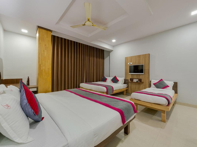 Bedroom 1, Townhouse OAK Hotel Vihar Deluxe, Ratnagiri