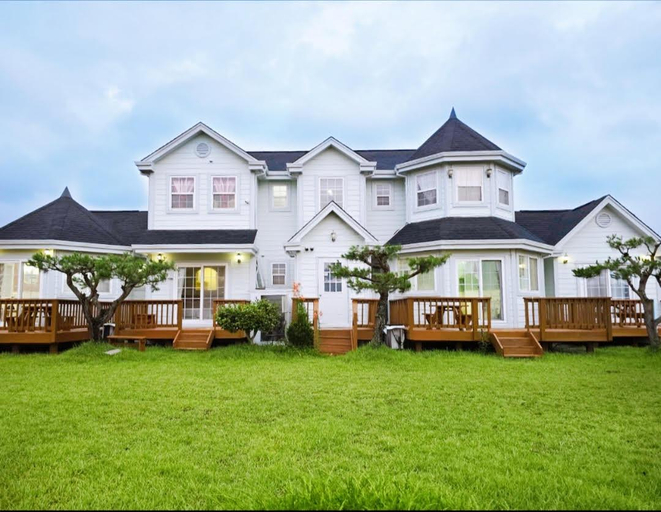 Exterior & Views 1, Taean (Anmyeondo) Cinderella Pension, Taean