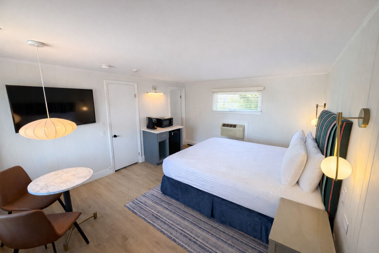 Bedroom 2, The Foxberry - A Digital Concierge Guesthouse, Barnstable