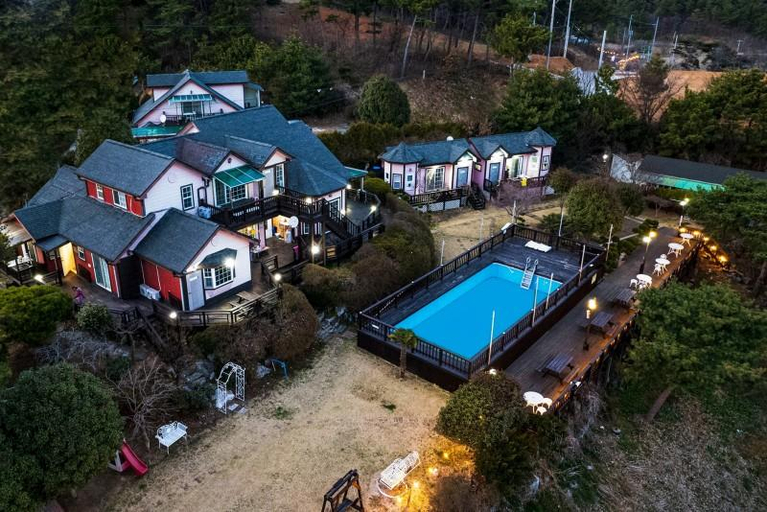 Exterior & Views 1, Taean (Anmyeondo) Time Travel Pension, Taean