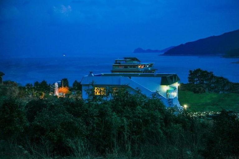 Exterior & Views 1, Geojedo White Pension, Geoje