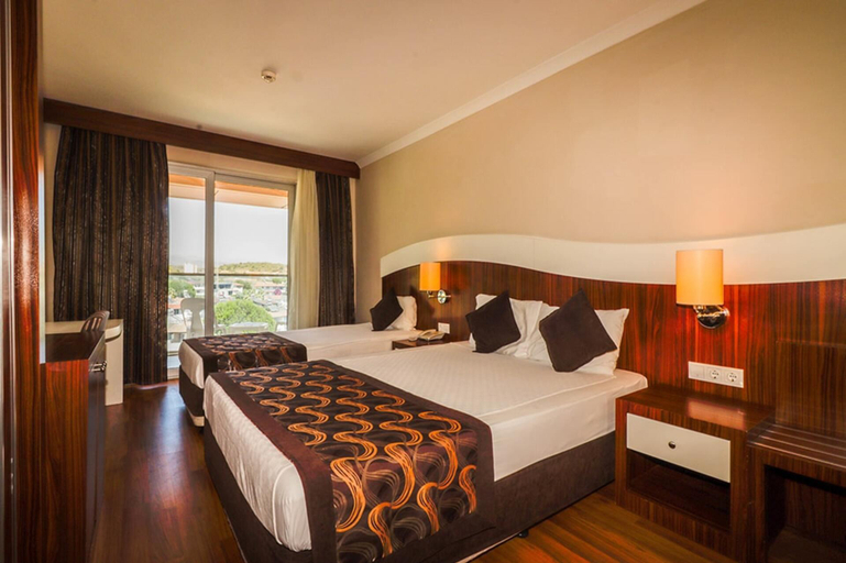 Bedroom 3, Throne Beach Resort & SPA, Manavgat
