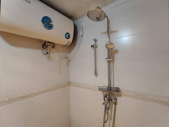 Bathroom 3, Central Street Apartment, Harbin