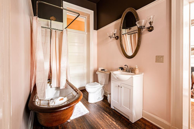 Bathroom 4, Vrooman Mansion Bloomington, McLean