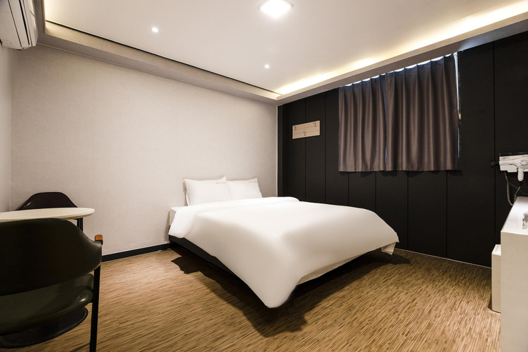 Bedroom 3, Hwaseong (Hyangnam) Su, Hwaseong