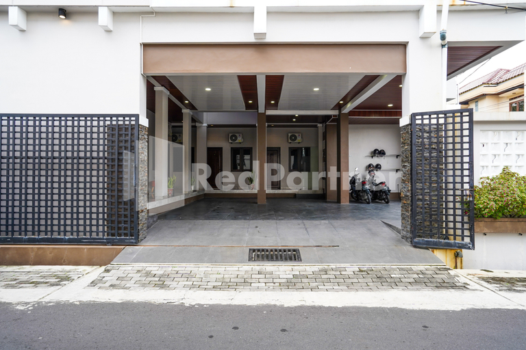 Exterior & Views 2, Griya Banyuanyar Syariah near Graha Saba Buana Mitra RedDoorz, Solo