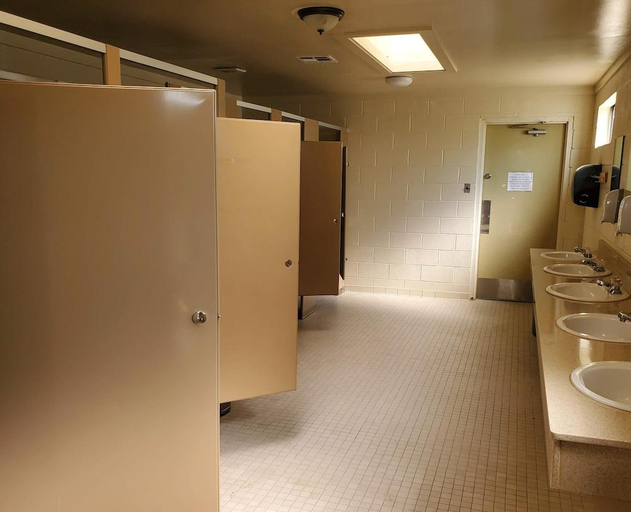 Bathroom, Stagecoach Trails RV Resort, San Diego