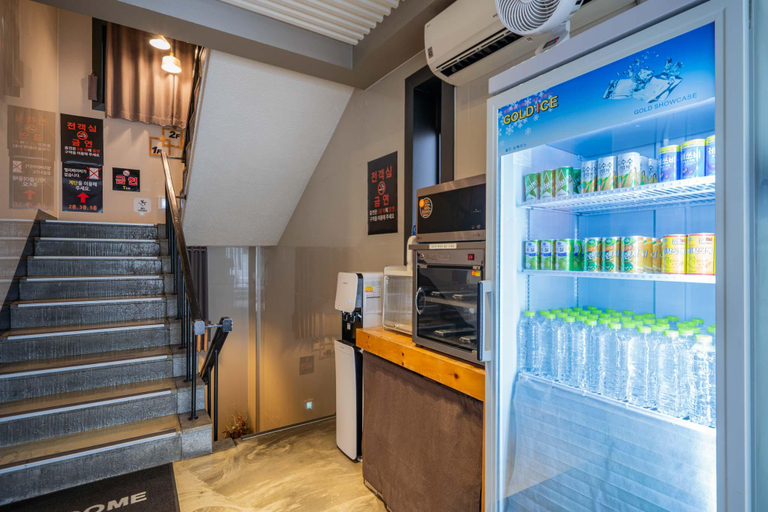 Food & Drinks, Suwon Tan, Suwon