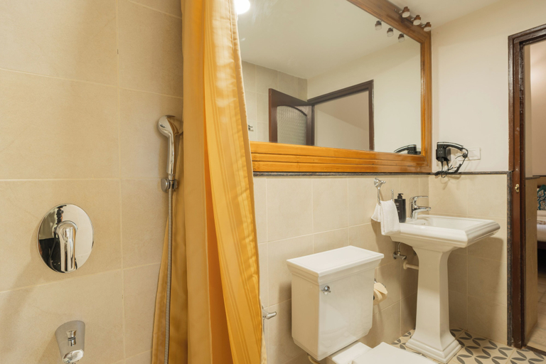 Bathroom 3, Alaya Stays Casa do Mar Heritage 4BHK, North Goa