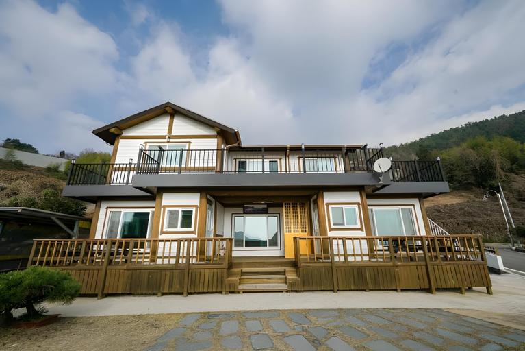 Exterior & Views 4, Namhae Moana Pension, Namhae